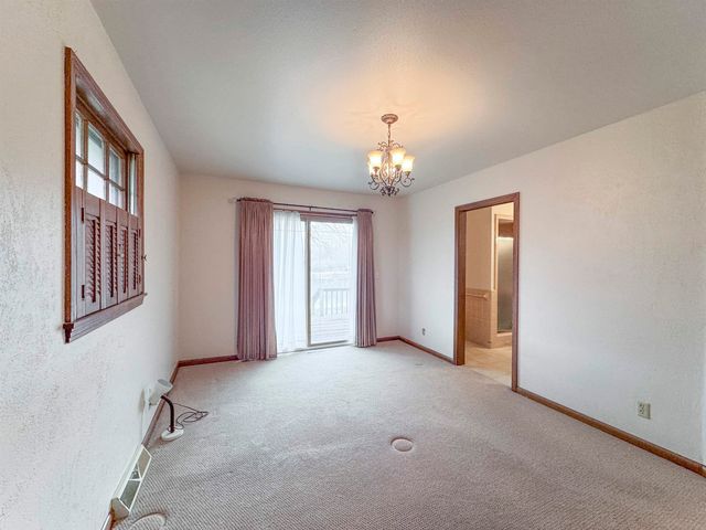 1222 S Lark Ln, Wichita, KS 67209