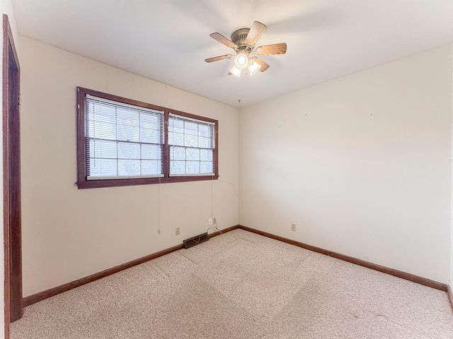 1222 S Lark Ln, Wichita, KS 67209