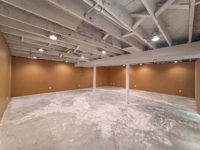 1222 S Lark Ln, Wichita, KS 67209