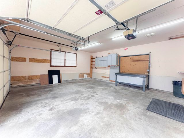 1222 S Lark Ln, Wichita, KS 67209