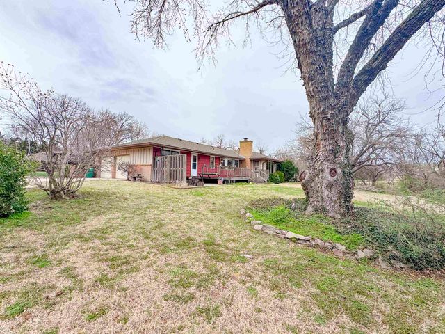 1222 S Lark Ln, Wichita, KS 67209