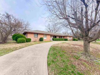 1222 S Lark Ln, Wichita, KS 67209