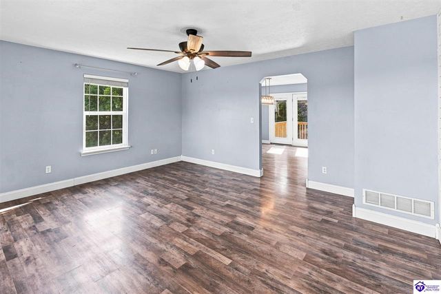 239 County Pond Road, Vine Grove, KY 40175