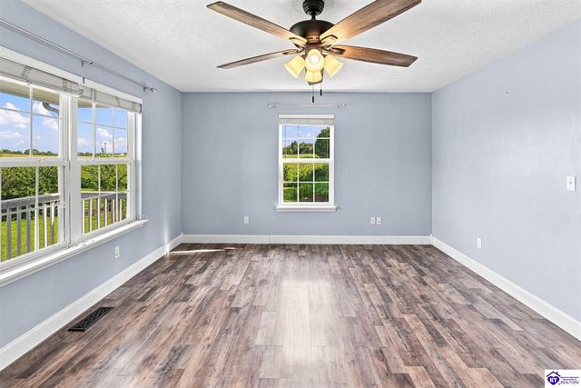 239 County Pond Road, Vine Grove, KY 40175