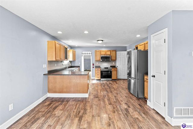 239 County Pond Road, Vine Grove, KY 40175