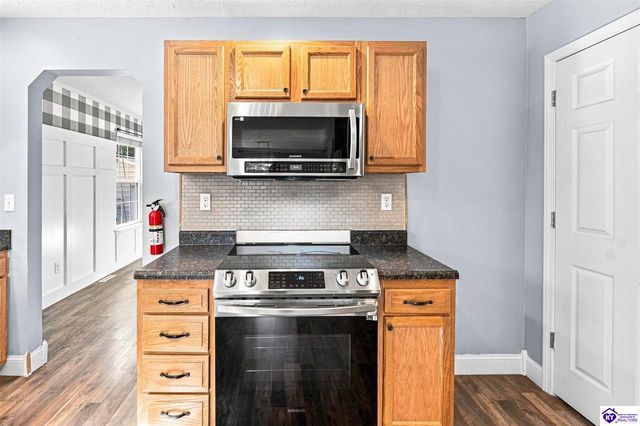 239 County Pond Road, Vine Grove, KY 40175