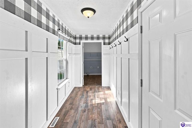 239 County Pond Road, Vine Grove, KY 40175