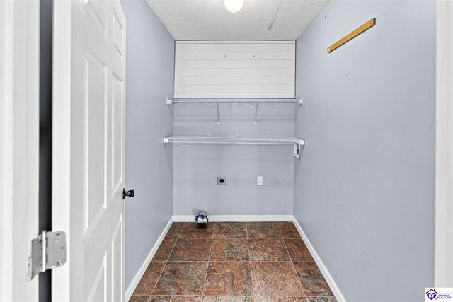 239 County Pond Road, Vine Grove, KY 40175
