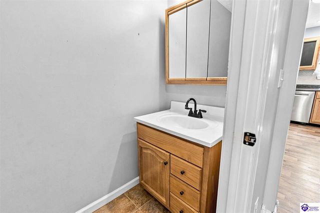 239 County Pond Road, Vine Grove, KY 40175