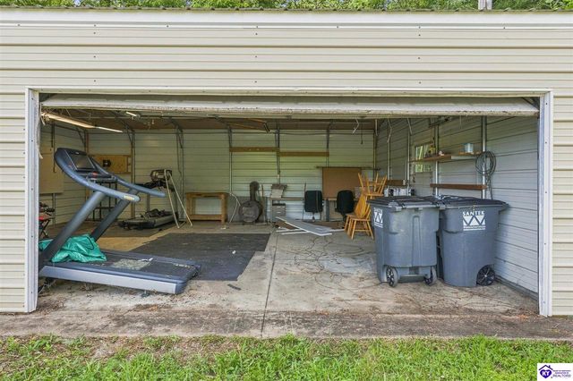 239 County Pond Road, Vine Grove, KY 40175