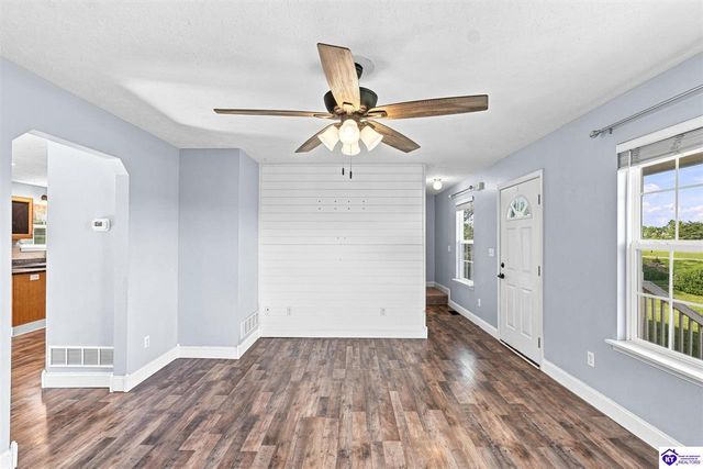 239 County Pond Road, Vine Grove, KY 40175