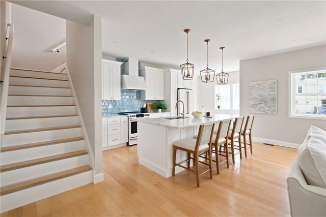 11 Juniper Street, Barrington, RI 02806