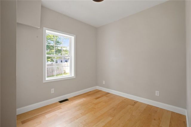 11 Juniper Street, Barrington, RI 02806