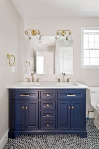 11 Juniper Street, Barrington, RI 02806