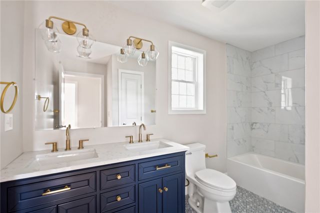 11 Juniper Street, Barrington, RI 02806