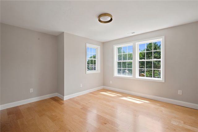 11 Juniper Street, Barrington, RI 02806