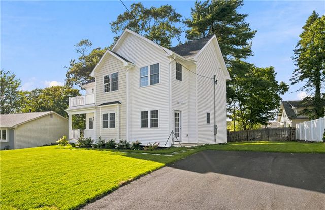 11 Juniper Street, Barrington, RI 02806