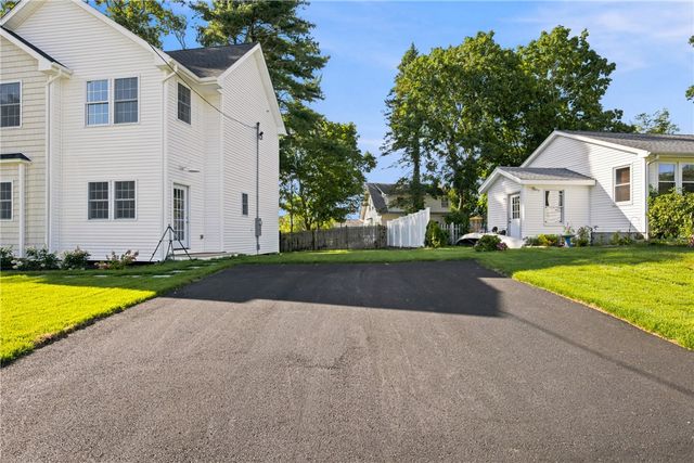11 Juniper Street, Barrington, RI 02806