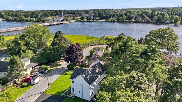 11 Juniper Street, Barrington, RI 02806