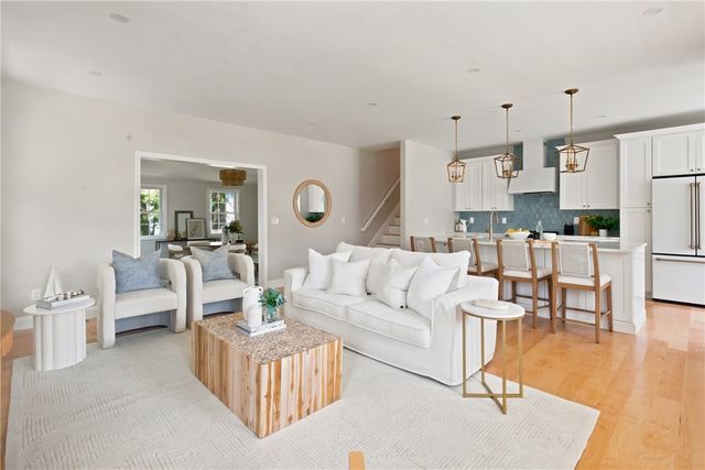 11 Juniper Street, Barrington, RI 02806