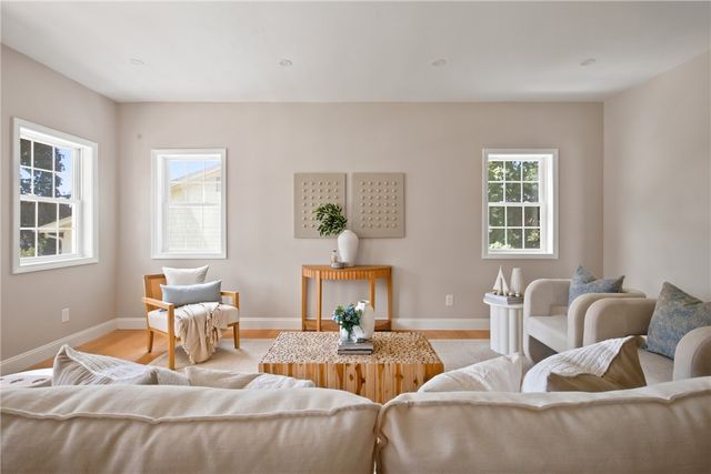 11 Juniper Street, Barrington, RI 02806