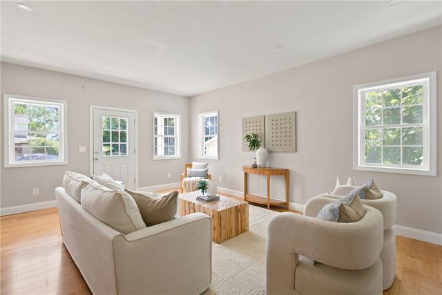 11 Juniper Street, Barrington, RI 02806