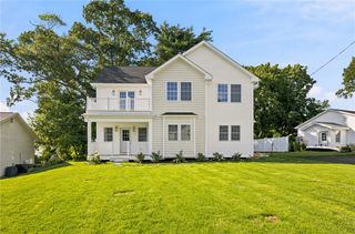 11 Juniper Street, Barrington, RI 02806