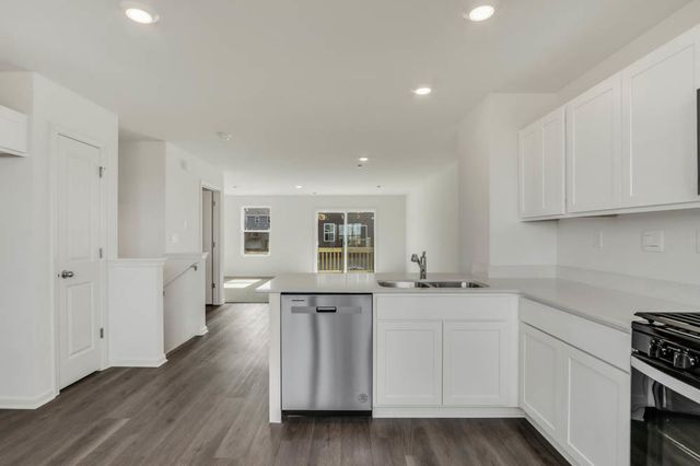 2644 Arrowhead Drive, Pingree Grove, IL 60140