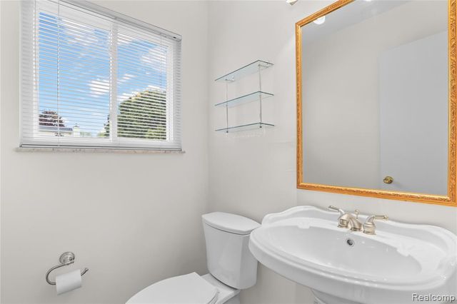 2814 Burgess Hill Drive, Waterford, MI 48329