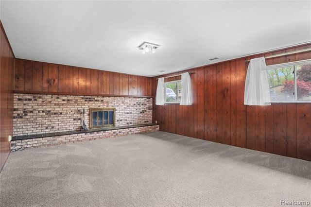 2814 Burgess Hill Drive, Waterford, MI 48329