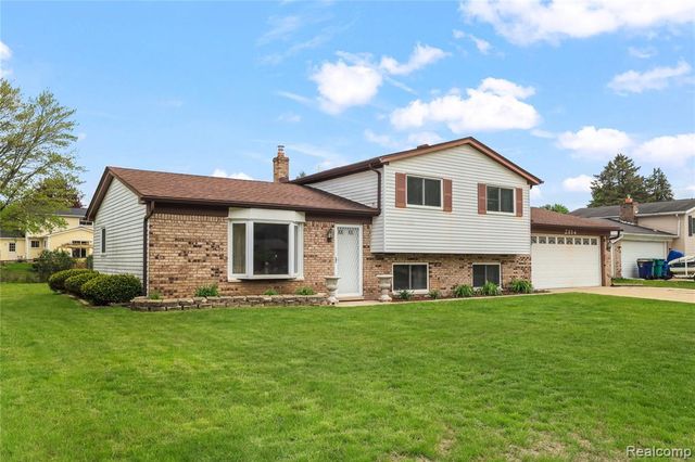 2814 Burgess Hill Drive, Waterford, MI 48329