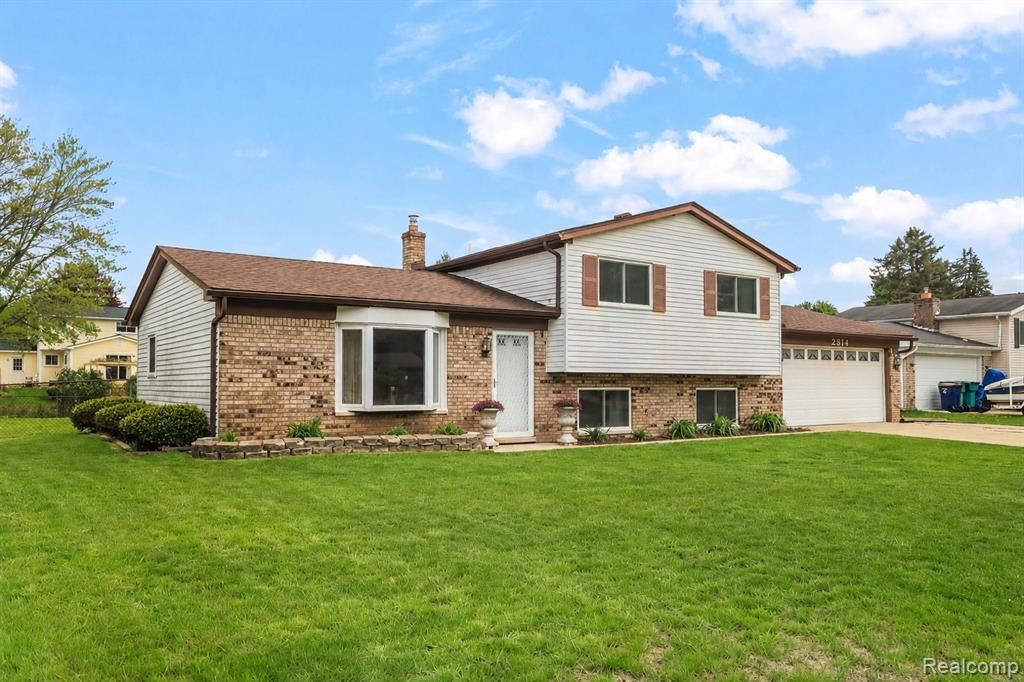 2814 Burgess Hill Drive, Waterford, MI 48329