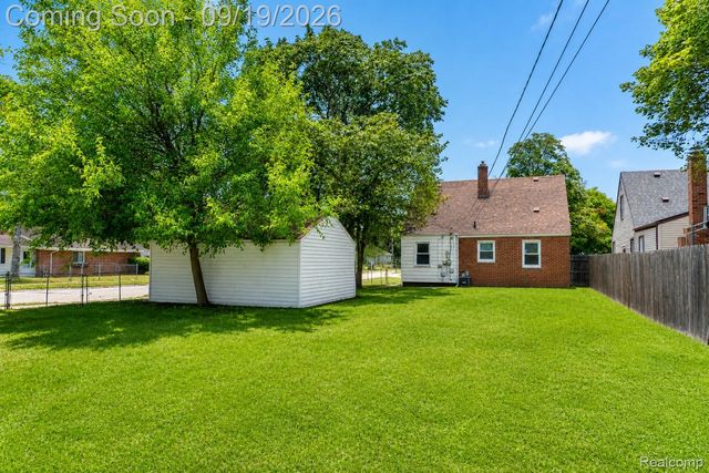 3851 Madison Street, Dearborn, MI 48124
