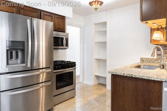 3851 Madison Street, Dearborn, MI 48124