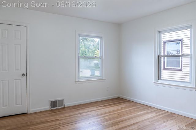 3851 Madison Street, Dearborn, MI 48124