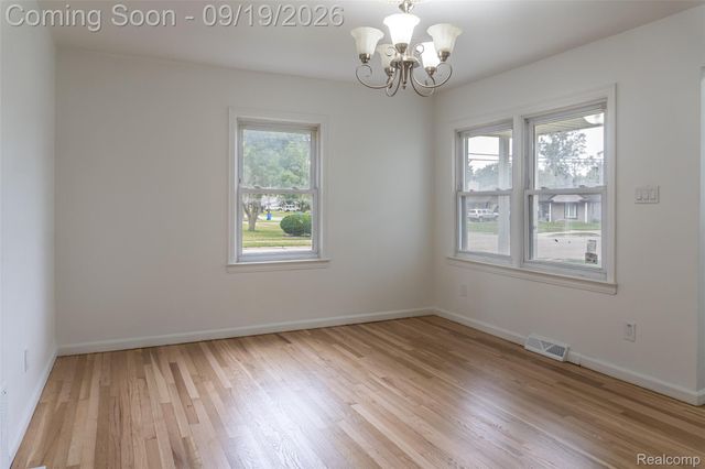 3851 Madison Street, Dearborn, MI 48124