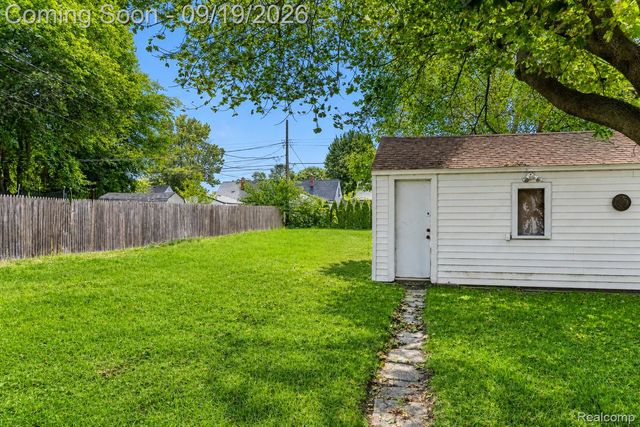 3851 Madison Street, Dearborn, MI 48124