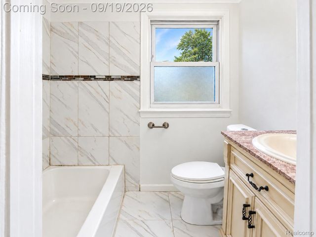3851 Madison Street, Dearborn, MI 48124