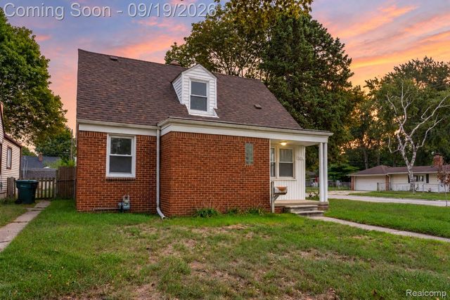 3851 Madison Street, Dearborn, MI 48124