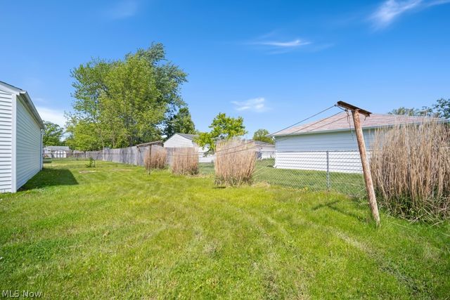 322 Windsor Drive, Elyria, OH 44035