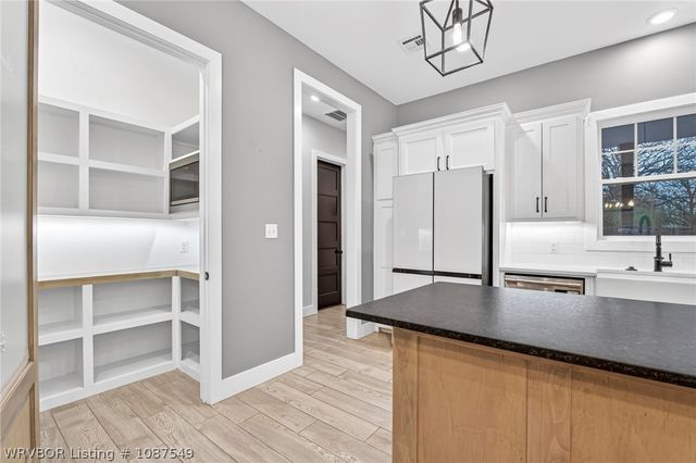 1914 Ebbing Loop, Barling, AR 72923