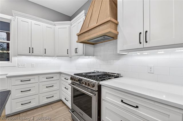 1914 Ebbing Loop, Barling, AR 72923