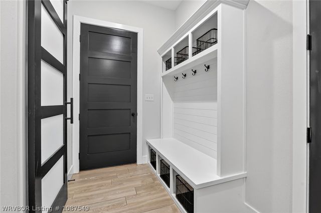 1914 Ebbing Loop, Barling, AR 72923