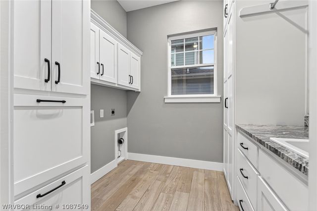 1914 Ebbing Loop, Barling, AR 72923