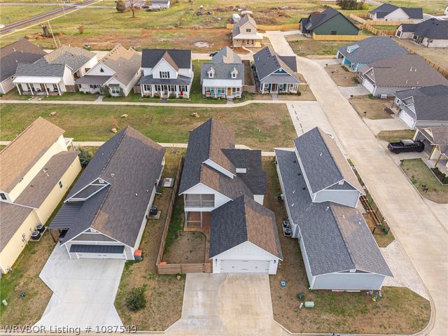 1914 Ebbing Loop, Barling, AR 72923