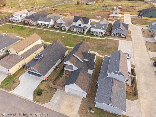 1914 Ebbing Loop, Barling, AR 72923