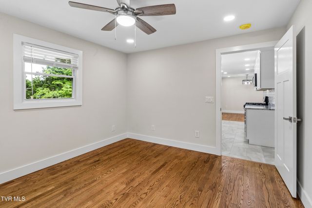 1303 Peterson Place, Johnson City, TN 37601