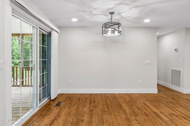 1303 Peterson Place, Johnson City, TN 37601