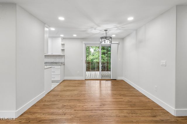 1303 Peterson Place, Johnson City, TN 37601