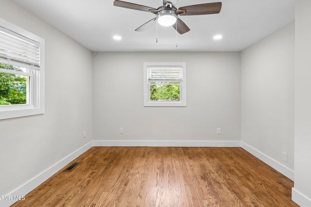 1303 Peterson Place, Johnson City, TN 37601